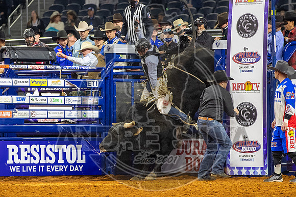 2021_TheAmerican_Bull Riding_Boudreaux Campbell_AndreSilva_488