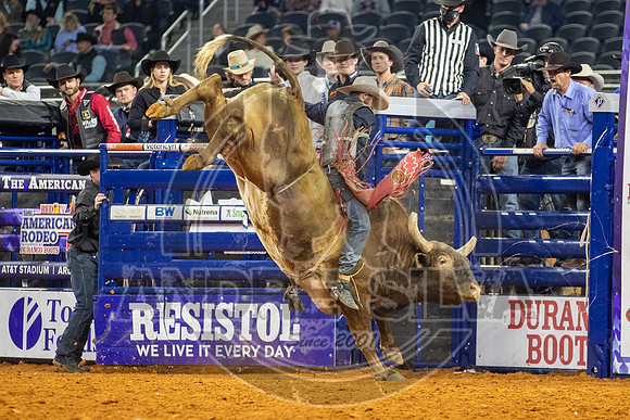 2021_TheAmerican_Bull Riding_JC Mortensen _AndreSilva_522