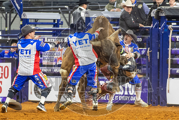 2021_TheAmerican_Bull Riding_JC Mortensen _AndreSilva_525