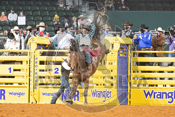 2020_Dez_11_WNFR_Bareback_Winn Ratliff_675