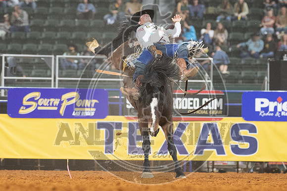 2020_Dez_06_WNFR_Bareback_Richmond Champion_141