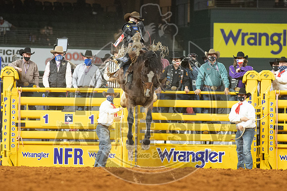 2020_Dez_06_WNFR_Saddle_Bronc_Zeke Thurston_309