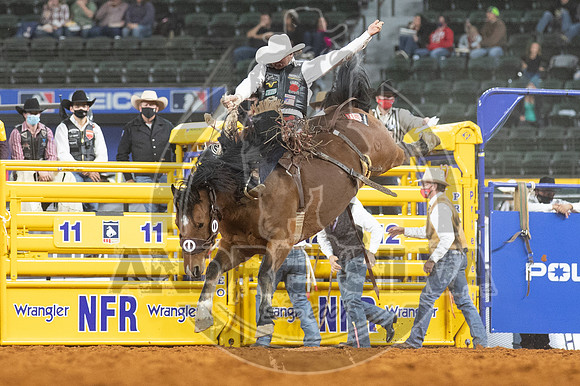 2020_Dez_06_WNFR_Saddle_Bronc_Lefty Holman_295