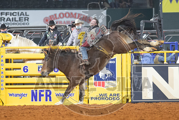 2020_Dez_12_WNFR_Bareback_Winn Ratliff_116