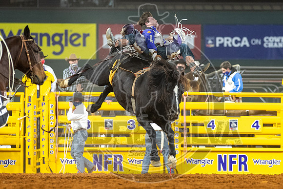 2020_Dez_06_WNFR_Bareback_Cole Reiner_066