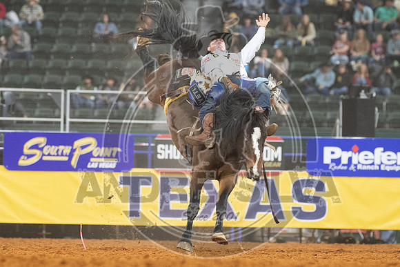 2020_Dez_06_WNFR_Bareback_Richmond Champion_142