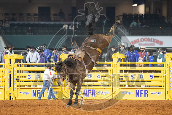 2020_Dez_11_WNFR_Saddle_Bronc_Rusty Wright_987