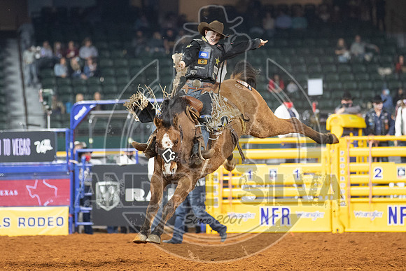 2020_Dez_11_WNFR_Saddle_Bronc_Zeke Thurston_1019