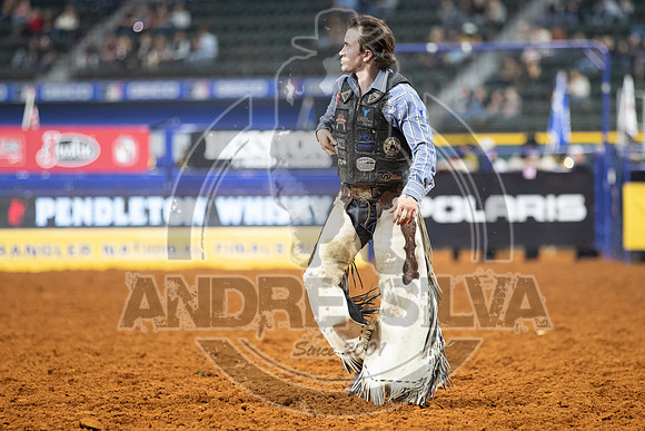 2020_Dez_11_WNFR_Saddle_Bronc_Chase Brooks_961
