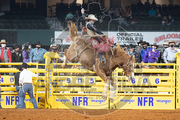 2020_Dez_11_WNFR_Saddle_Bronc_Cole Elshere_902