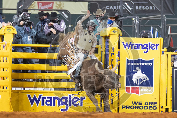 2020_Dez_06_WNFR_Bull_Riding_Denton Fugate_492