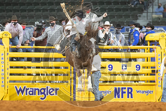 2020_Dez_06_WNFR_Saddle_Bronc_Sterling Crawley_338
