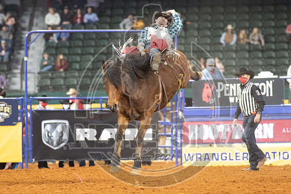 2020_Dez_11_WNFR_Bareback_Winn Ratliff_680