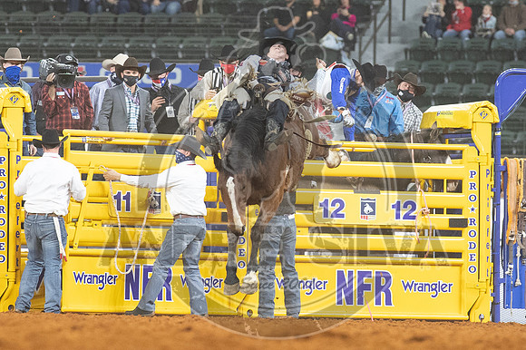2020_Dez_06_WNFR_Bareback_Jake Brown_098