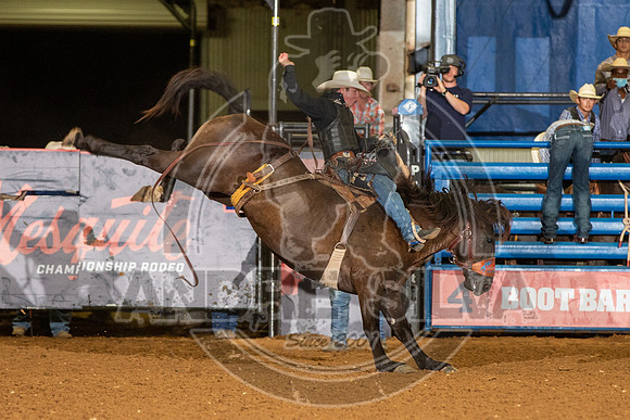 2020_08_01_Mesquite_Saddle_Bronc_Isaac_Richard_219
