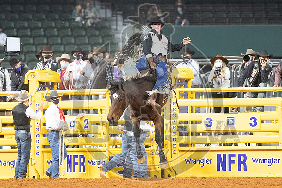 2020_Dez_11_WNFR_Bareback_Richmond Champion_684