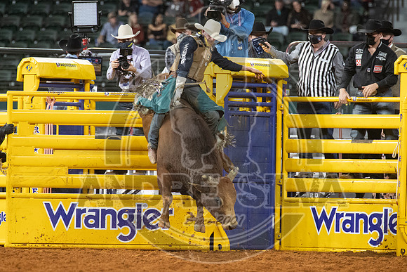 2020_Dez_09_WNFR_Bull_Riding_Brady Portenier_506