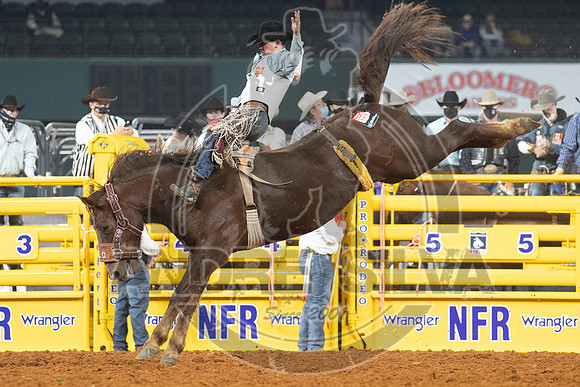2020_Dez_12_WNFR_Bareback_Clayton Biglow_184