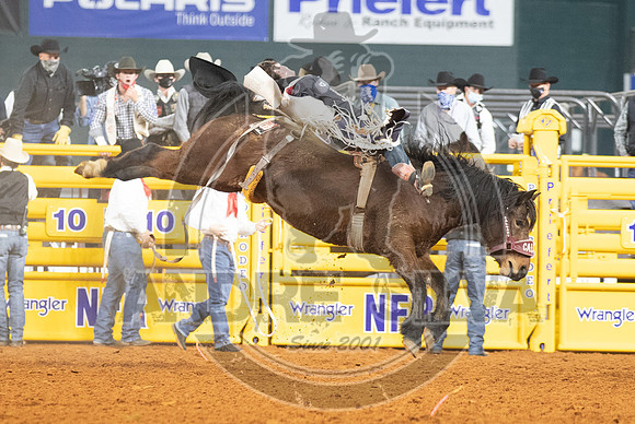 2020_Dez_11_WNFR_Bareback_Cole Reiner_708