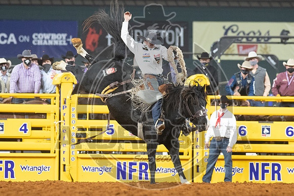 2020_Dez_06_WNFR_Saddle_Bronc_Shorty Garrett_304