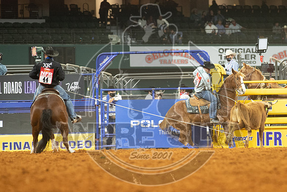 2020_Dez_06_WNFR_Team_Roping_Levi Simpson_Shay Dixon Carroll_208