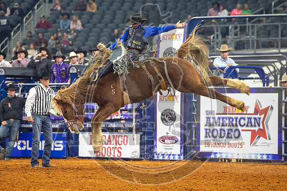 2021_TheAmerican_Saddle Bronc_Ryder Wright_AndreSilva_740