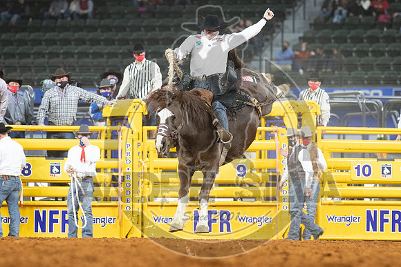2020_Dez_06_WNFR_Saddle_Bronc_Sterling Crawley_340