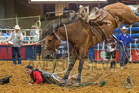 07_06_19_Mesquite_Womens_Ranch_Bronc_Riding_Melissa Chasinghawk_093_Silva