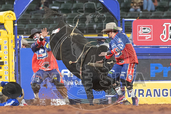 2020_Dez_06_WNFR_Bull_Riding_Brady Portenier_484