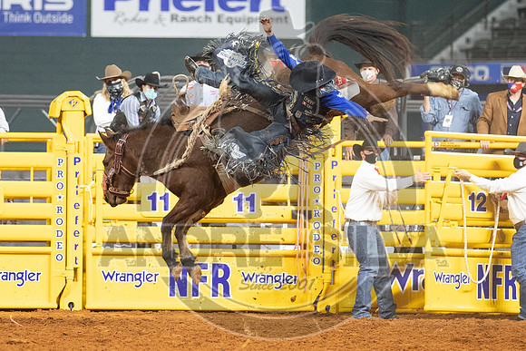 2020_Dez_11_WNFR_Saddle_Bronc_Stetson Wright_974