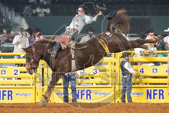 2020_Dez_12_WNFR_Bareback_Clayton Biglow_185