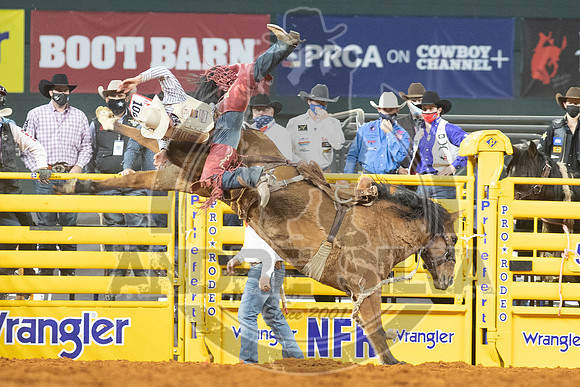 2020_Dez_06_WNFR_Saddle_Bronc_Cole Elshere_249