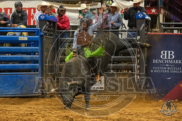 07_06_19_Mesquite_Bull_Riding_Zach Miles_222_Silva