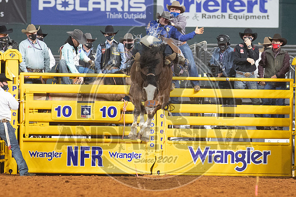 2020_Dez_12_WNFR_Bareback_Chad Rutherford_156
