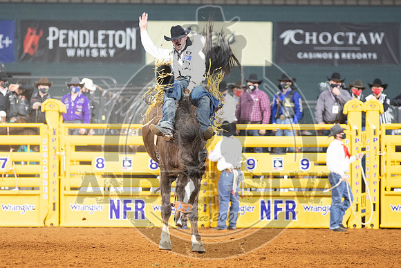 2020_Dez_11_WNFR_Bareback_Jamie Howlett_699