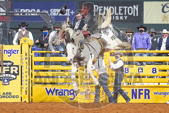 2020_Dez_12_WNFR_Bareback_Tim OConnell_225