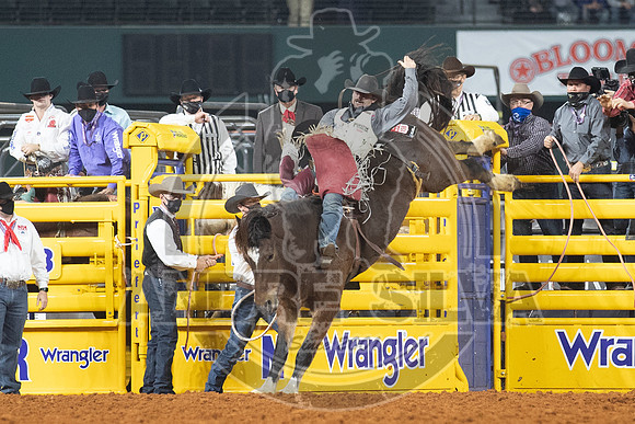 2020_Dez_12_WNFR_Bareback_Winn Ratliff_111