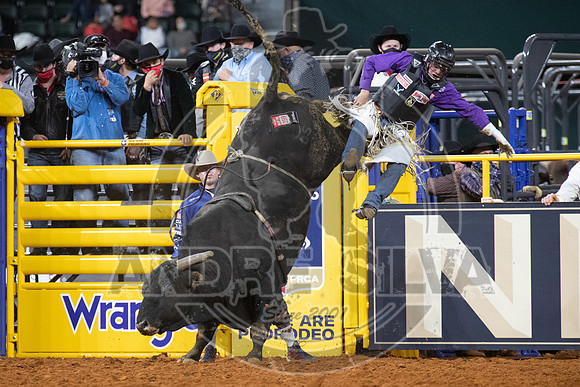 2020_Dez_09_WNFR_Bull_Riding_Boudreaux Campbell_500