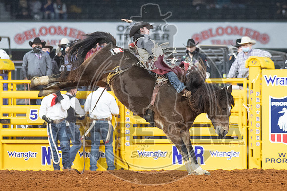 2020_Dez_12_WNFR_Bareback_Winn Ratliff_114