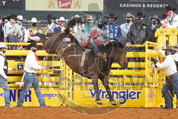 2020_Dez_12_WNFR_Bareback_Mason Clements_171