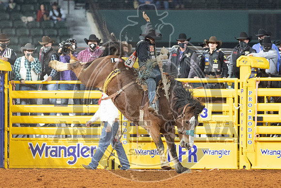 2020_Dez_11_WNFR_Saddle_Bronc_Isaac Diaz_918