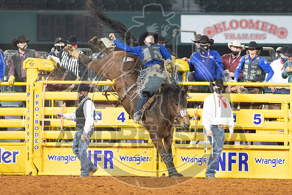 2020_Dez_11_WNFR_Saddle_Bronc_Rusty Wright_984