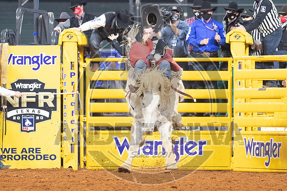 2020_Dez_11_WNFR_Bareback_Tim OConnell_757