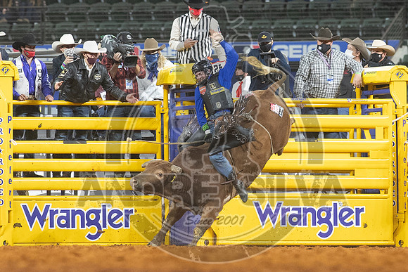 2020_Dez_06_WNFR_Bull_Riding_Ky Hamilton_513