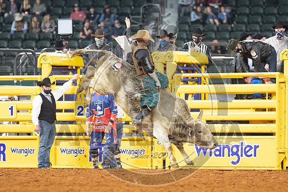 2020_Dez_11_WNFR_Bull_Riding_Brady Portenier_1208