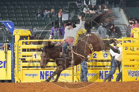 2020_Dez_12_WNFR_Bareback_Leighton Berry_129