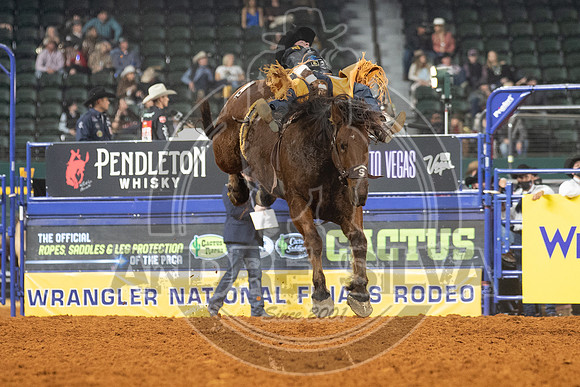 2020_Dez_12_WNFR_Bareback_Kaycee Feild_218