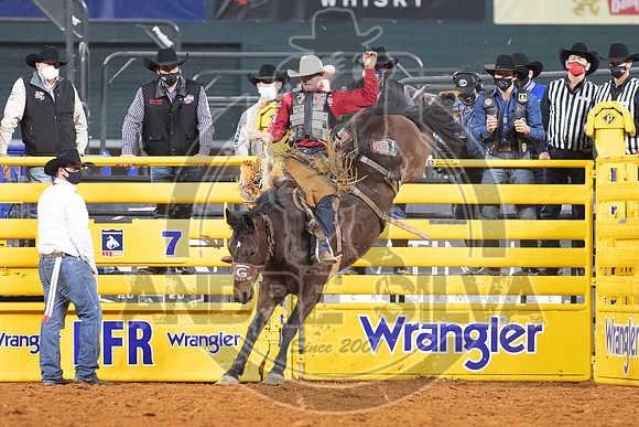 2020_Dez_11_WNFR_Saddle_Bronc_Brody Cress_996