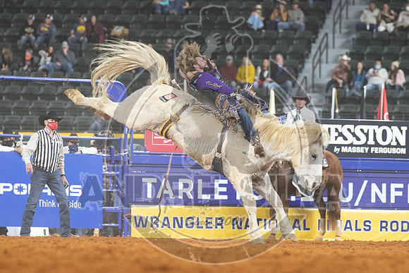 2020_Dez_06_WNFR_Bareback_Tilden Hooper_084