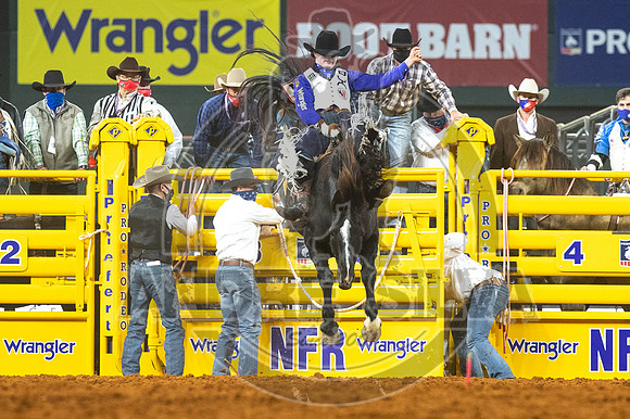 2020_Dez_06_WNFR_Bareback_Cole Reiner_063